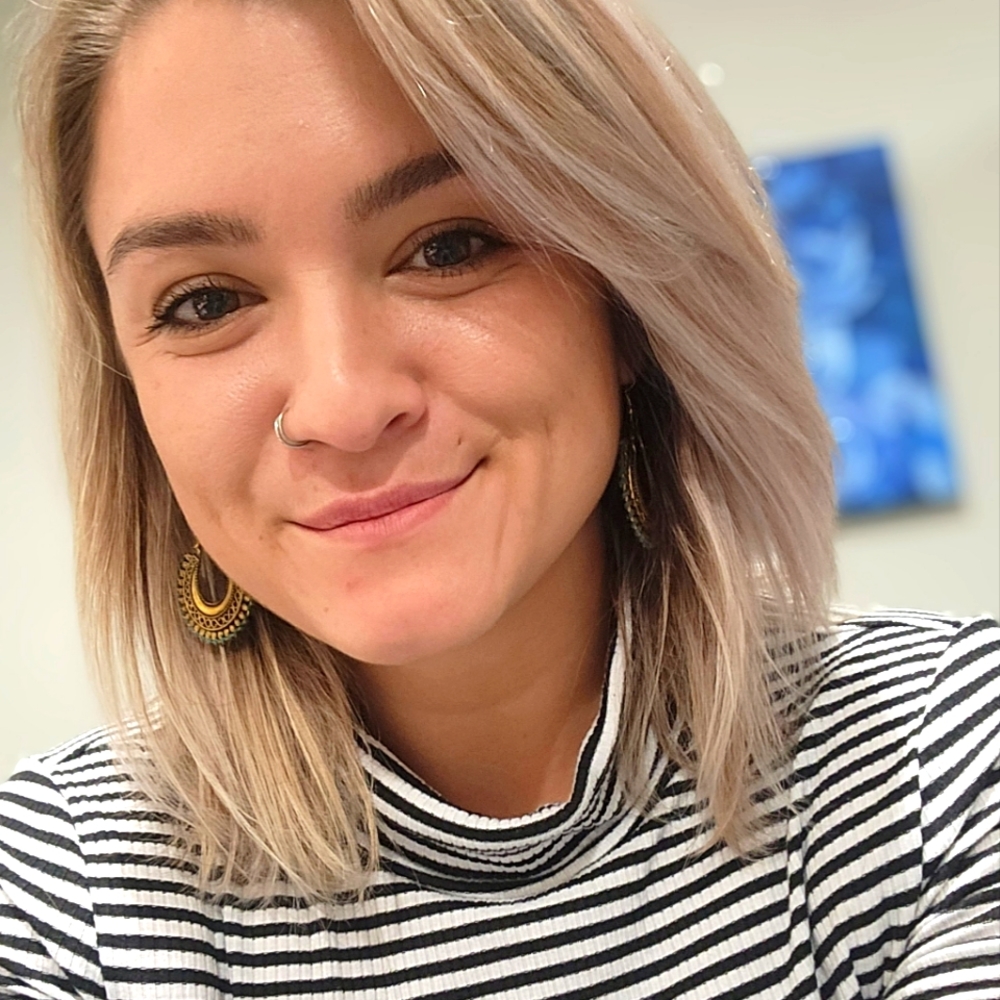 Meet your Posher, Khristine